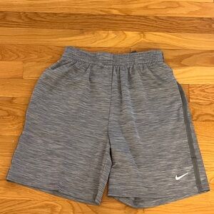 Nike Heather Gray Boy’s Athletic Shorts size XL